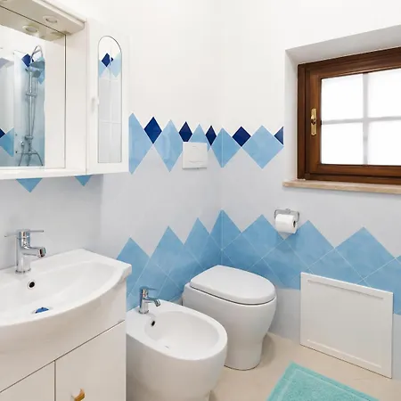 Apartment 2i-beach House With Veranda Cannigione